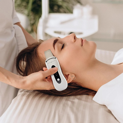 VIBROVIA™ Skin Scrubber Face Spatula